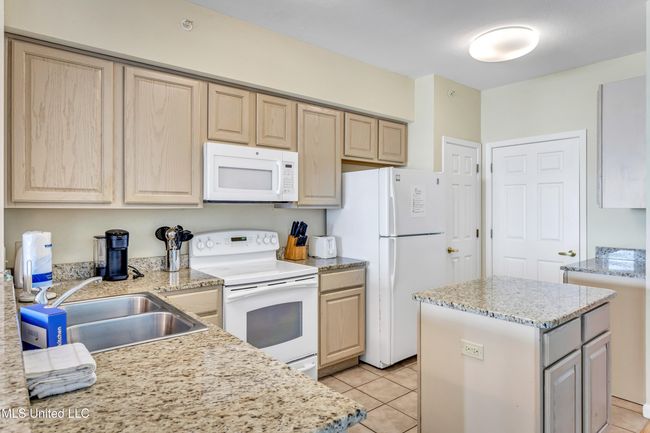 607 Legacy Towers-5 | Image 11
