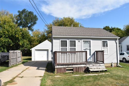 2207 E Boatfield Ave, Burton, MI, 48529-1783 | Card Image