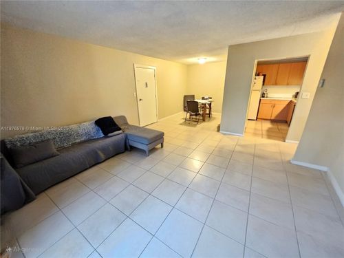 apt-209-411 Executive Center Dr, West Palm Beach, FL, 33401-2941 | Card Image