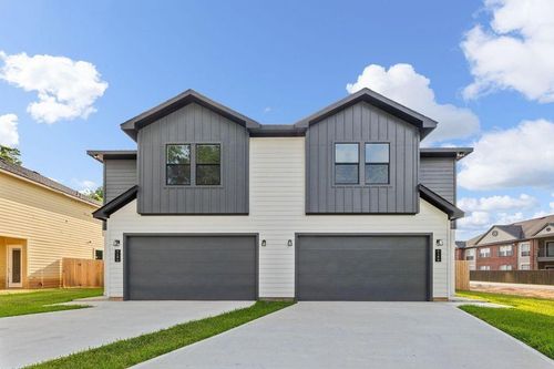 a-518 Clinton St, Conroe, TX, 77301-5069 | Card Image
