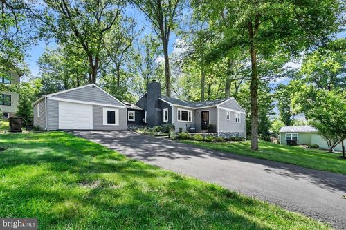 305 Irish Rd, BERWYN, PA, 19312-1011 | Card Image