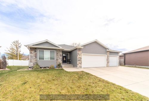 4095 Pennsylvania Ave, Grand Island, NE, 68803-1475 | Card Image