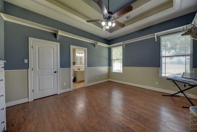 2nd View of Guest Room | Image 23
