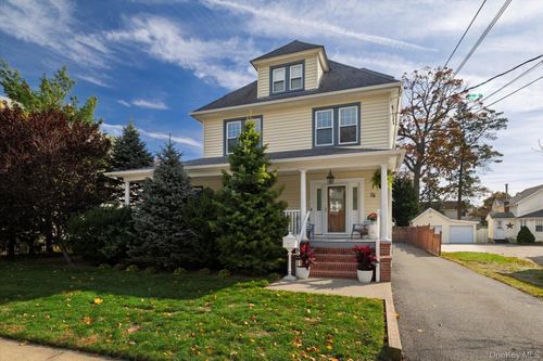 76 Driscoll Ave, Rockville Centre, NY, 11570-6006 | Card Image