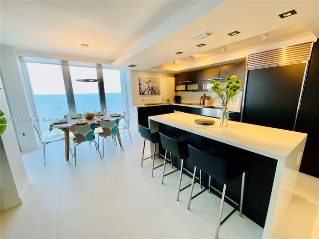 APT-11B - 881 Ocean Dr, Condo with 2 bedrooms, 2 bathrooms and null parking in Key Biscayne FL | Image 30