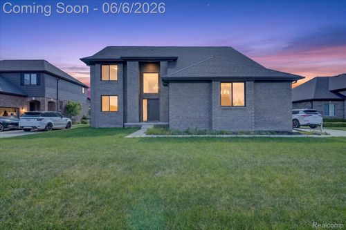 54598 Deadwood Ln, Shelby Twp, MI, 48316-2313 | Card Image