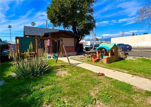 1-8582 Wheeler Ave, Fontana, CA, 92335-3853 | Card Image