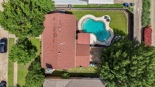 2910 Geneva Dr, Garland, TX, 75040-4290 | Card Image