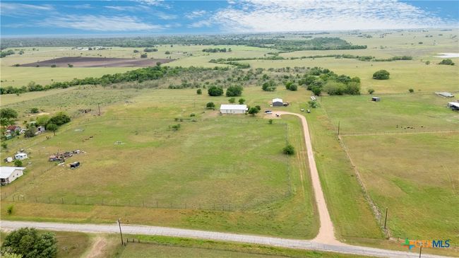 592 Dagg Rd, Home with 1 bedrooms, 2 bathrooms and null parking in Yoakum TX | Image 30