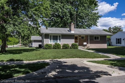 905 Virginia Ave, Marysville, MI, 48040-1534 | Card Image