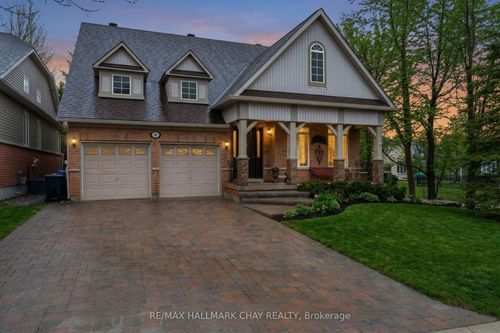 6 Oakmont Ave, Oro Medonte, ON, L0L2L0 | Card Image