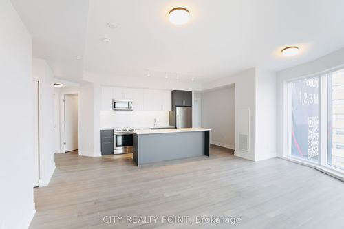 707-2525 Bathurst St, Toronto, ON, M6B2Y9 | Card Image