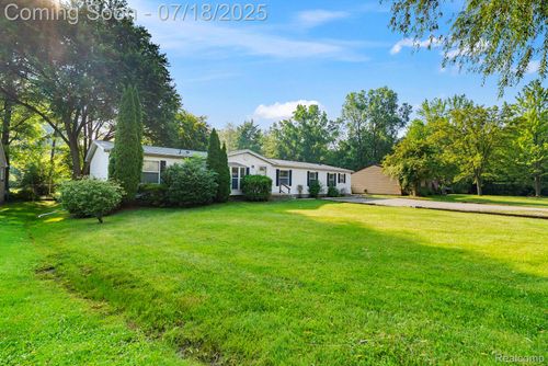 6315 Heyer St, Romulus, MI, 48174-4063 | Card Image