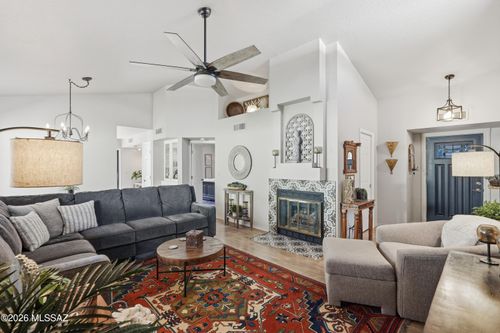 200 E Suntree St, Tucson, AZ, 85737-6848 | Card Image