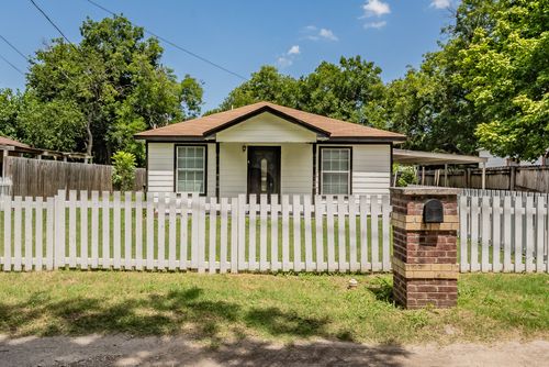 312 N Wood St, Cleburne, TX, 76033-3835 | Card Image