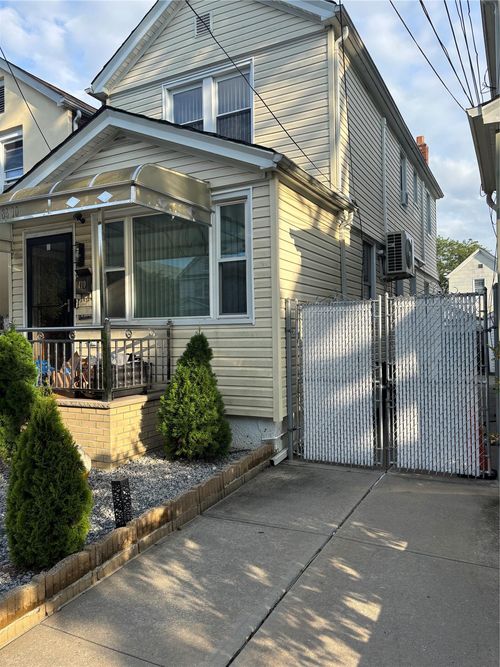 84 107th St, Richmond Hill, NY, 11418-1139 | Card Image