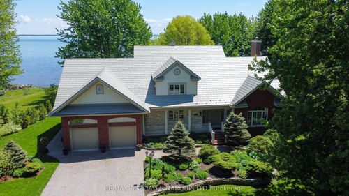 20562 Old Montreal Rd, South Lancaster, ON, K0C2C0 | Card Image