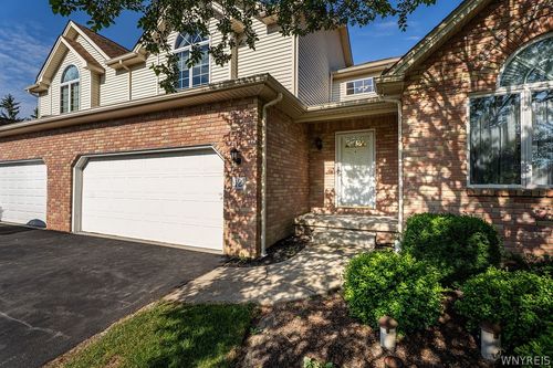 12 Pineview Ct, West Seneca, NY, 14224-4651 | Card Image