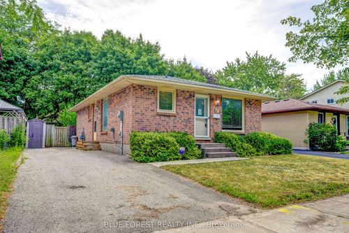 132 Ardsley Cres, London, ON, N6G3W7 | Card Image
