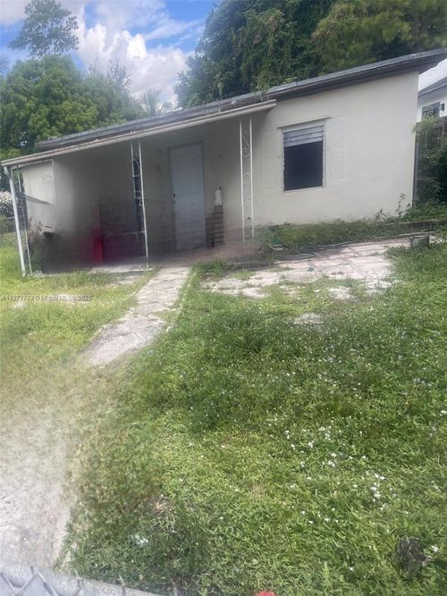 2011 Nw 96th St, Miami, FL, 33147-2545 | Card Image