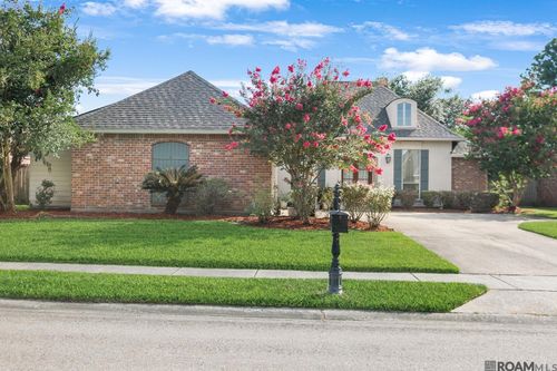 2126 Hillway Dr, Baton Rouge, LA, 70810-7739 | Card Image