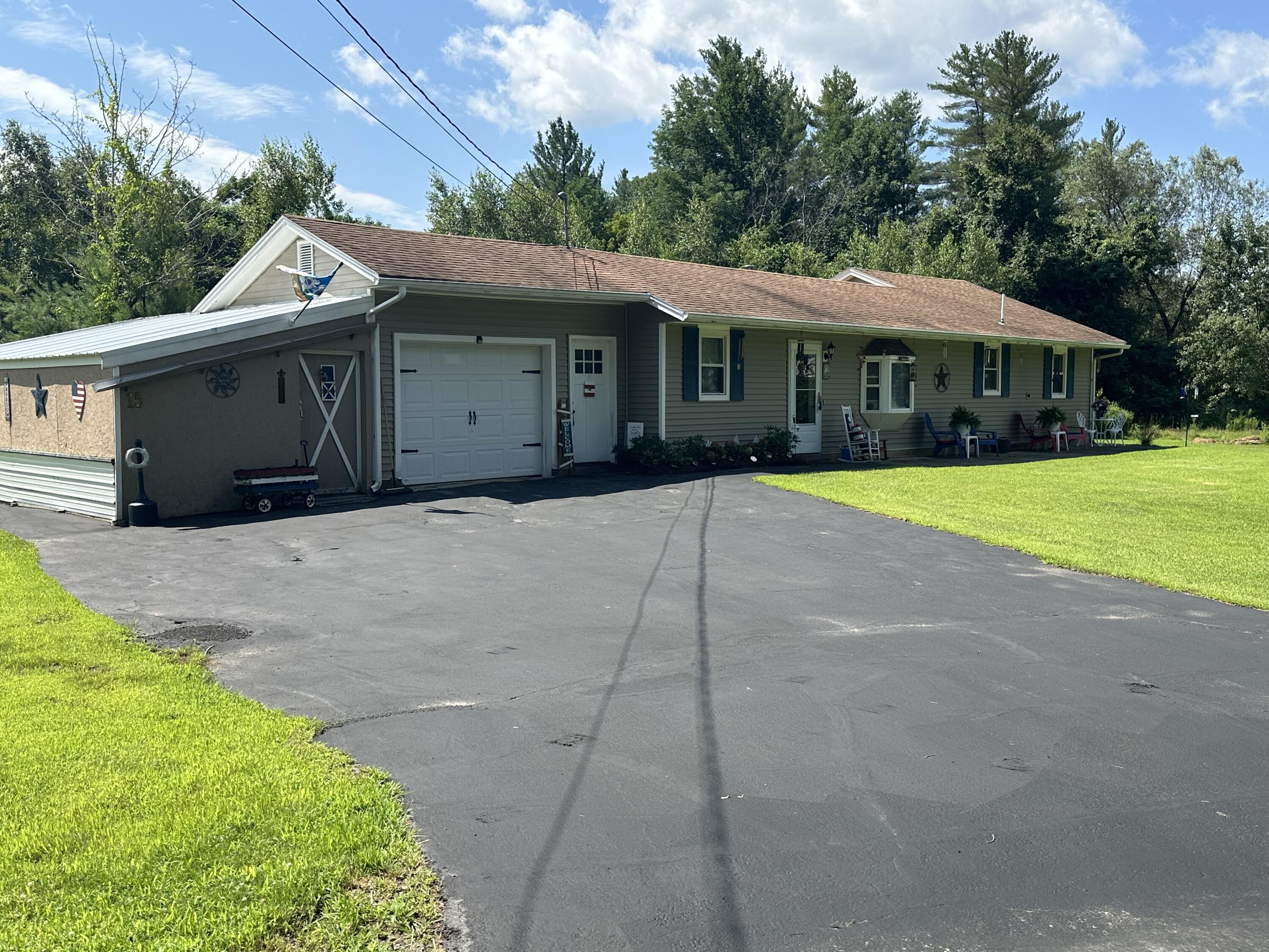 Sunnyside Ter, Rumford, ME 04276