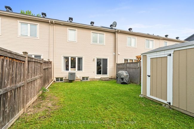 427 Vendevale Ave, House attached with 3 bedrooms, 2 bathrooms and 1 parking in Stittsville ON | Image 30