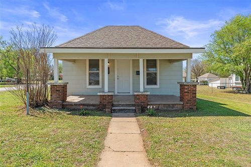 203 N Blaine Ave, Geary, OK, 73040-2002 | Card Image