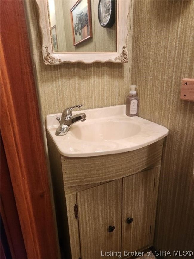 524 W Water St, Home with 3 bedrooms, 3 bathrooms and null parking in Paoli IN | Image 36