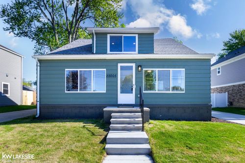 22005 Lakeview St, Saint Clair Shores, MI, 48080-1460 | Card Image