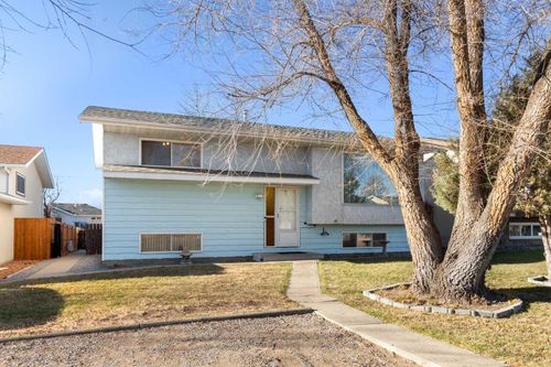 {{alt}} | Card Image