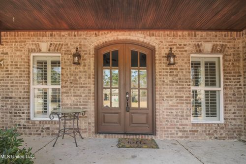 1100 Meadowlark Cv, Ocean Springs, MS, 39564-8021 | Card Image