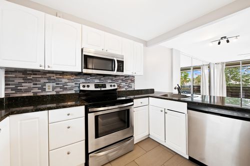 2h-113 Royal Park Dr, Oakland Park, FL, 33309-5843 | Card Image