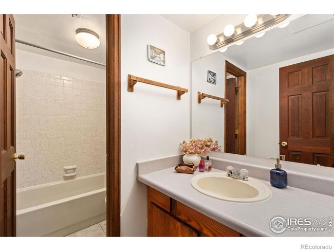 Unit 10 Bedroom Full Bathroom | Image 23