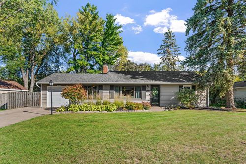 1197 Burke Ave W, Roseville, MN, 55113-5903 | Card Image
