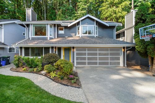 625 Seymour Crt, North Vancouver, BC, V7J3S7 | Card Image