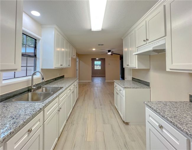 201 Monterrey St, House other with 4 bedrooms, 2 bathrooms and null parking in Alice TX | Image 10