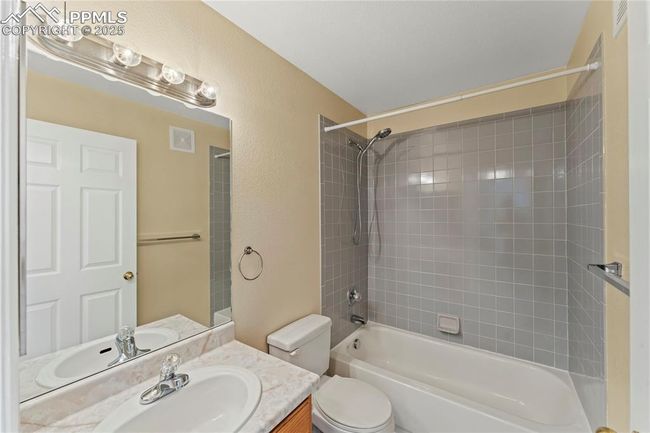 272 Ellers Grv, Condo with 3 bedrooms, 2 bathrooms and 1 parking in Colorado Springs CO | Image 20
