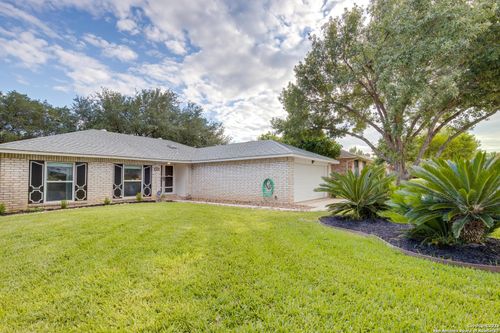 114 High Oak, Universal City, TX, 78148-3706 | Card Image