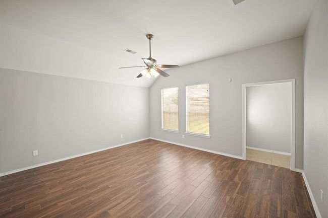 13003 Castlewind Ln, House other with 4 bedrooms, 2 bathrooms and 2 parking in Pearland TX | Image 11
