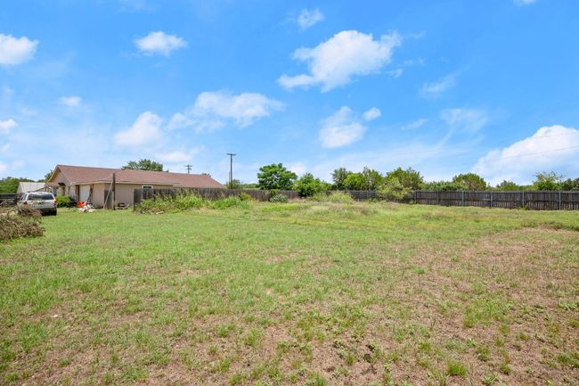 101 Homestead Rd, House other with 3 bedrooms, 3 bathrooms and 8 parking in Kyle TX | Image 21
