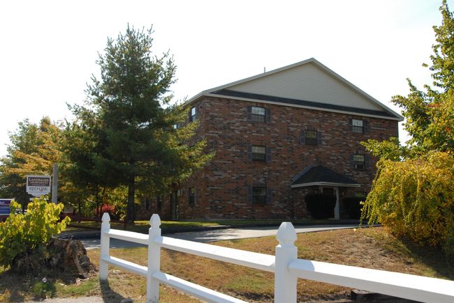 APT-34 - 11 Railroad Ave, Condo with 2 bedrooms, 1 bathrooms and null parking in Derry NH | Image 4