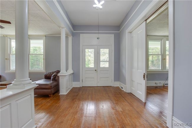 Front door entryway w/wood flooring | Image 13