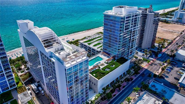 APT-405 - 6799 Collins Ave, Condo with 3 bedrooms, 3 bathrooms and null parking in Miami Beach FL | Image 27