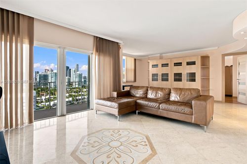 2121-500 Bayview Dr, Sunny Isles Beach, FL, 33160-4780 | Card Image