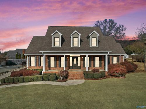 1305 Old Carriage Ln Se, Huntsville, AL, 35802-2766 | Card Image