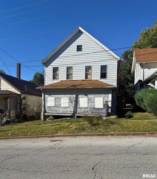 710 N Gaines St, Davenport, IA, 52802-3328 | Card Image