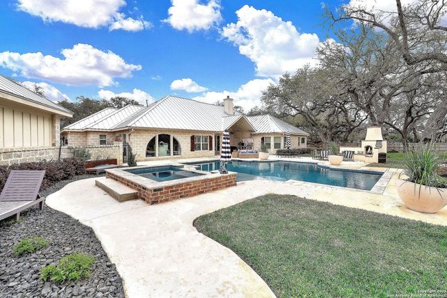 1409 Woodland Ct, House other with 4 bedrooms, 4 bathrooms and null parking in Hondo TX | Image 45