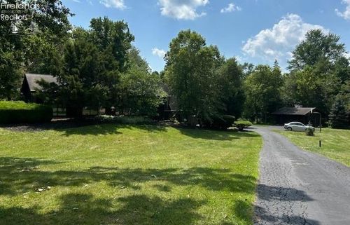 404 Cedar Brook Ln, Sandusky, OH, 44870-6925 | Card Image