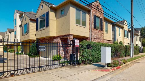 3826 Center St, Houston, TX, 77007-5842 | Card Image